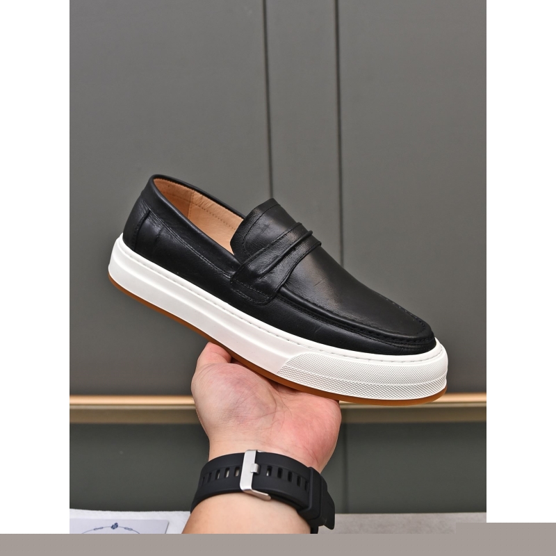 Pra*a leather shoes